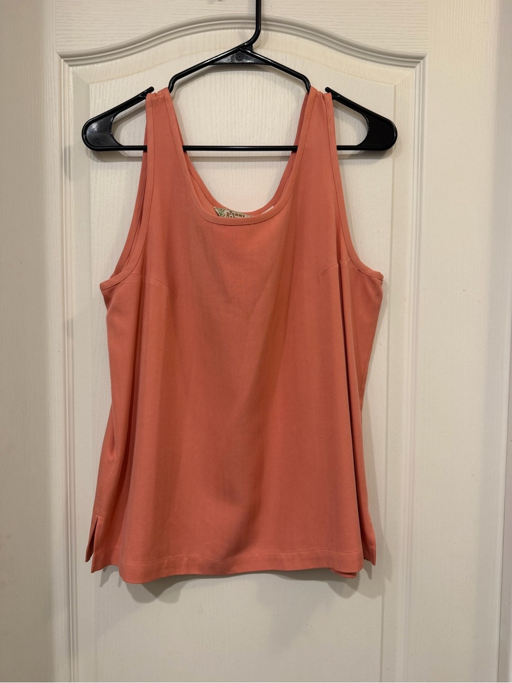 100% SILK Tommy Bahama Coral Scoop Neck Tank Top